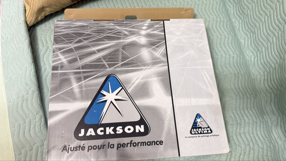 Коньки новые для девочки