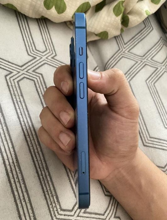 iPhone 13 цвет голубой