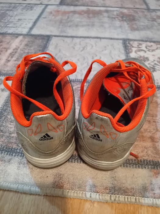 Бутонки Адидас номер 34