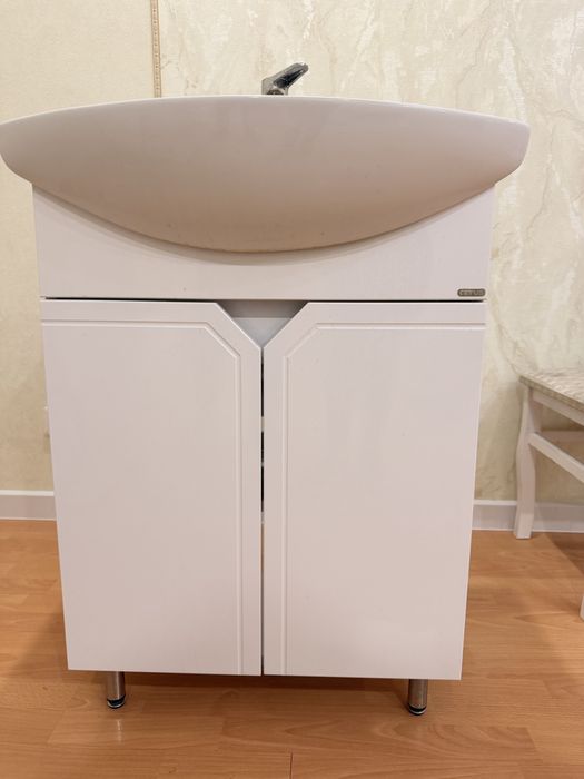 Продам машинку, тумбу, ванну и унитаз