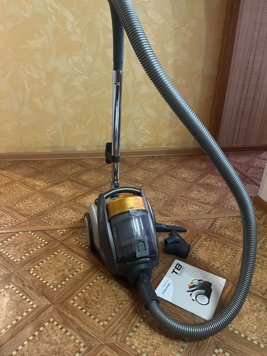 Продам пылесос рабочий