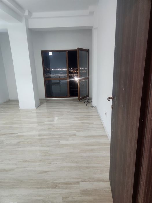 Apartament de vânzare 82m² sau schimb cu garsoniera plus diferența.