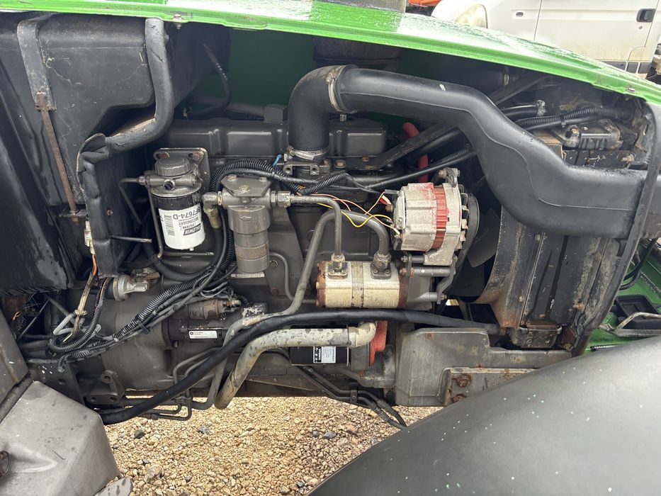 Tractor john deere 3300 4x4 80 cp