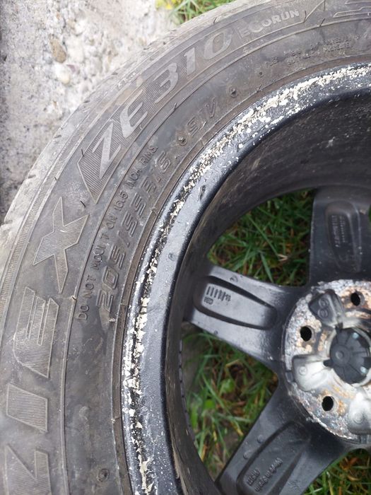 Vând cauciucuri de vară plus jante de aluminiu Seat Altea