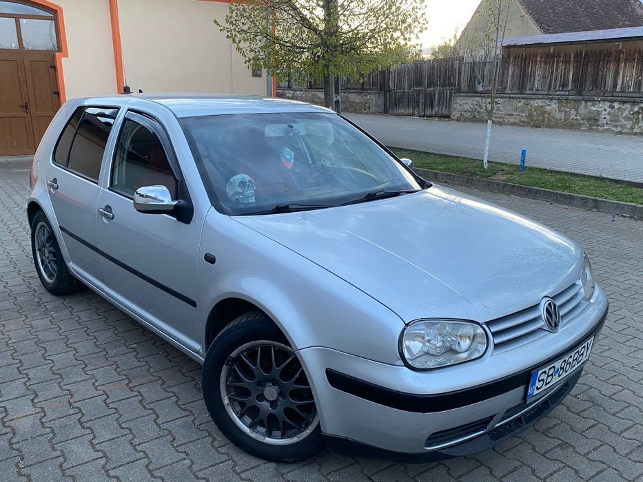 VOLKSWAGEN Golf 2004
