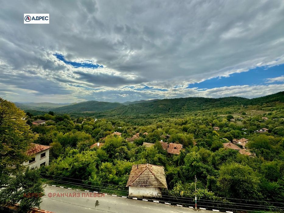 Продава се Хотел в с. Типченица, Област Враца - 1300 кв.м за 847 €/кв.м - Снимка #3