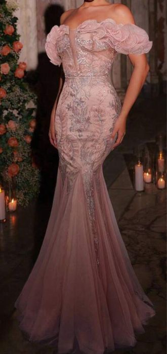 Елегантна рокля