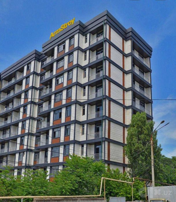 Продаётся современный дом, расположен вдоль дороги. От ттз 1 км