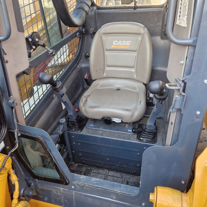 Miniincarcator bobcat Case sr175