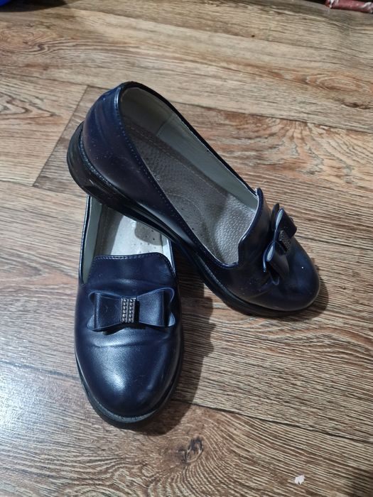 Продаю 3 пары обуви за 5000