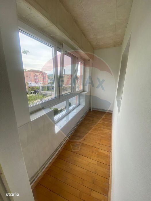 Apartament cu 3 camere de vânzare în zona apreciata