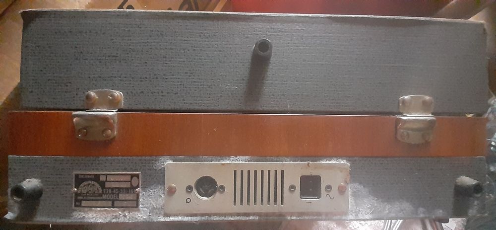 Vând pick-up vechi Supraphon