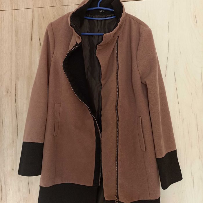 Дамско палто Deska