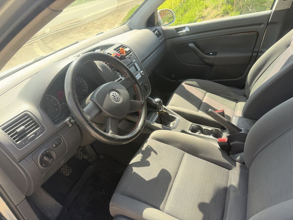 Vând VW Golf 5 - 1.9 tdi