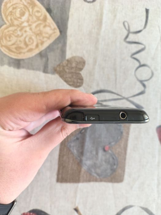 Продавам Samsung S gt