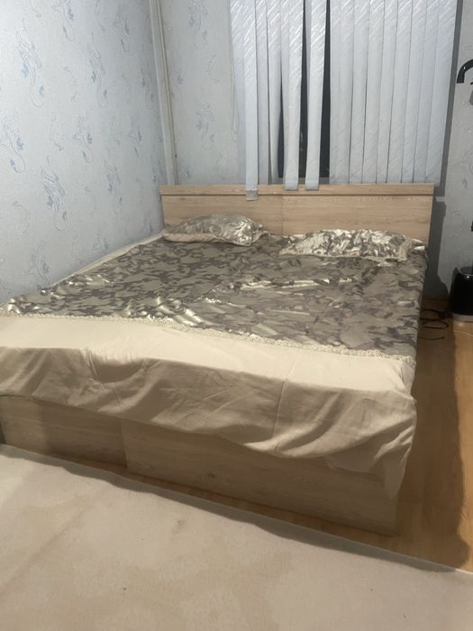 Шифонер айнасымен кровать жақсы бағада.