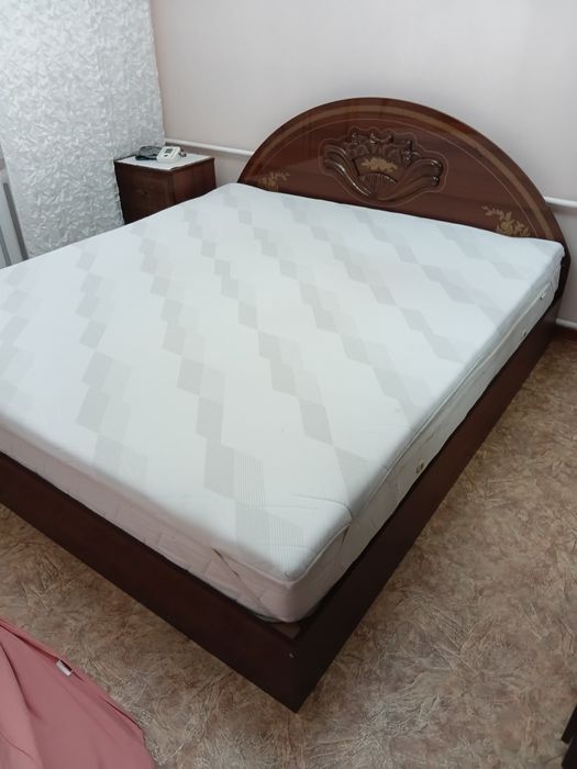 Кровать для спальни