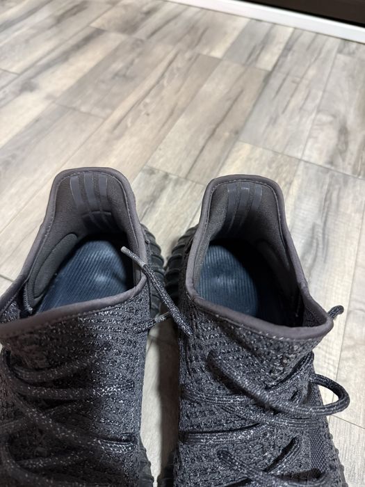 Adidasi Yeezy 350 Black Reflective