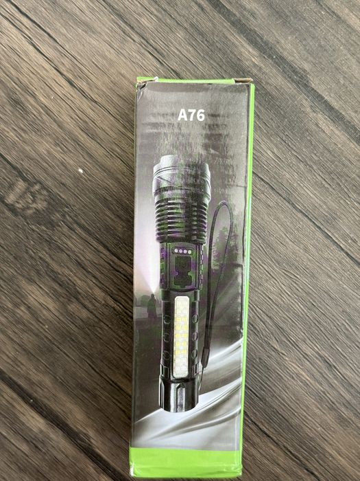 Lanternă LED Puternică – Zoom Reglabil