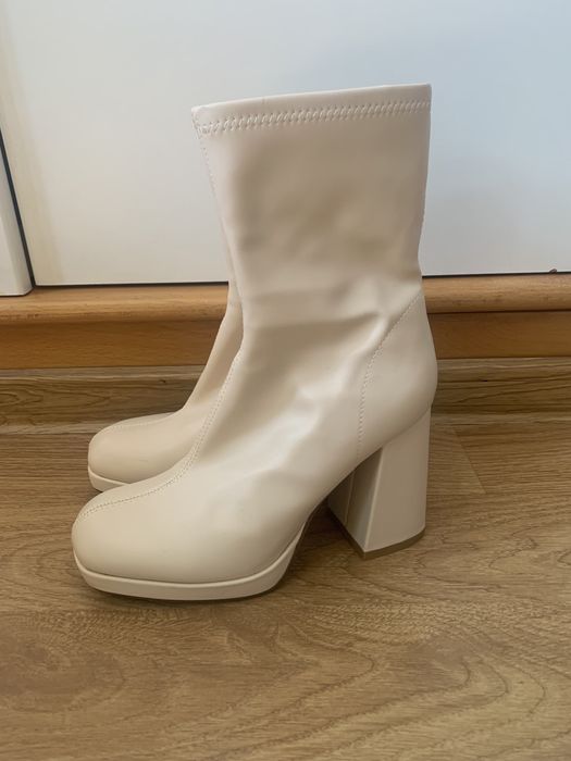 Botine cu toc dama
