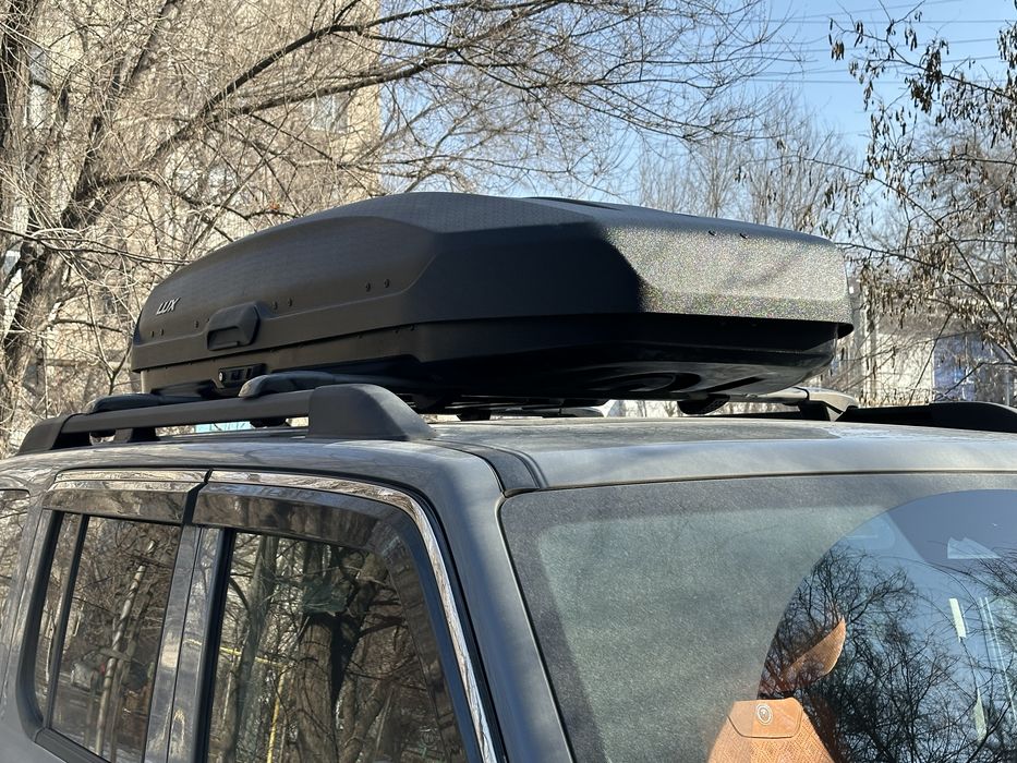 Автобокс LUX в отличном состоянии