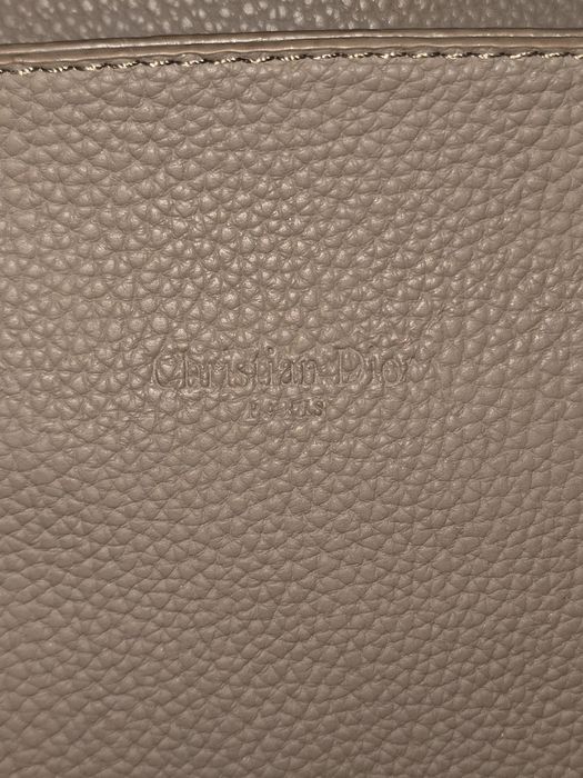 Dior страхотна кожена чанта в бежово