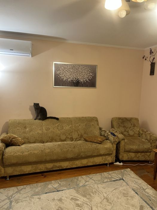 Диван с креслом