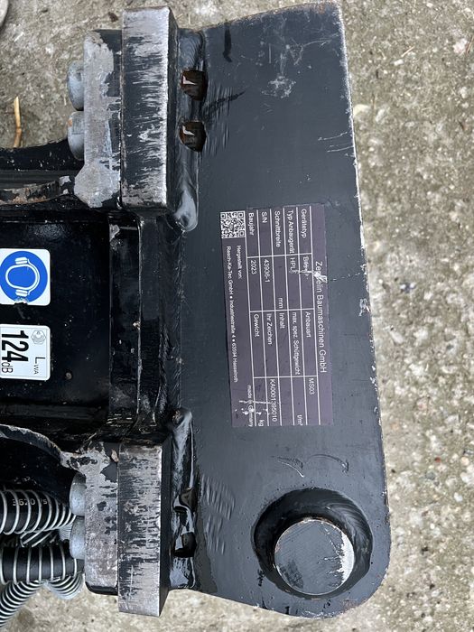 Хидравличен чук CAT B4s 205кг. за мини багер