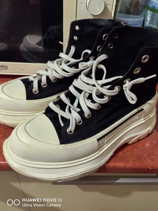 Tenesi  barbati frumoși  Alexander McQueen