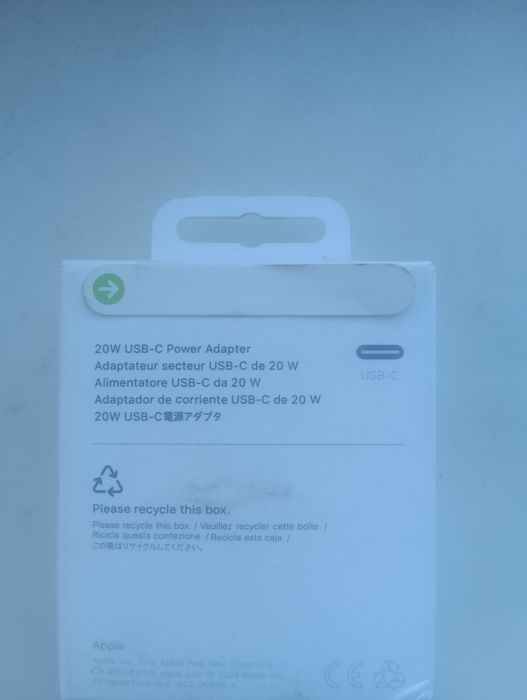 Продам адаптер на Айфон оригинал