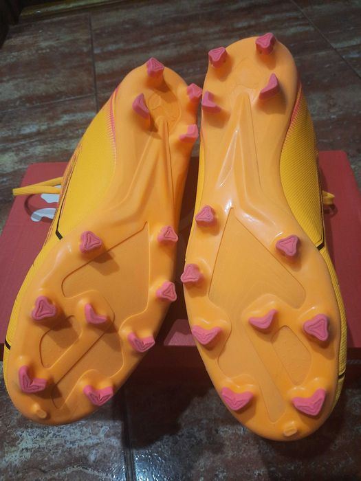 Ghete de fotbal Puma
