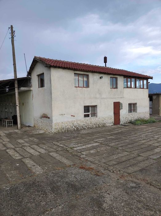 Продава се Промишлена сграда в Айтос - 1053 кв.м за 228 €/кв.м - Снимка #1