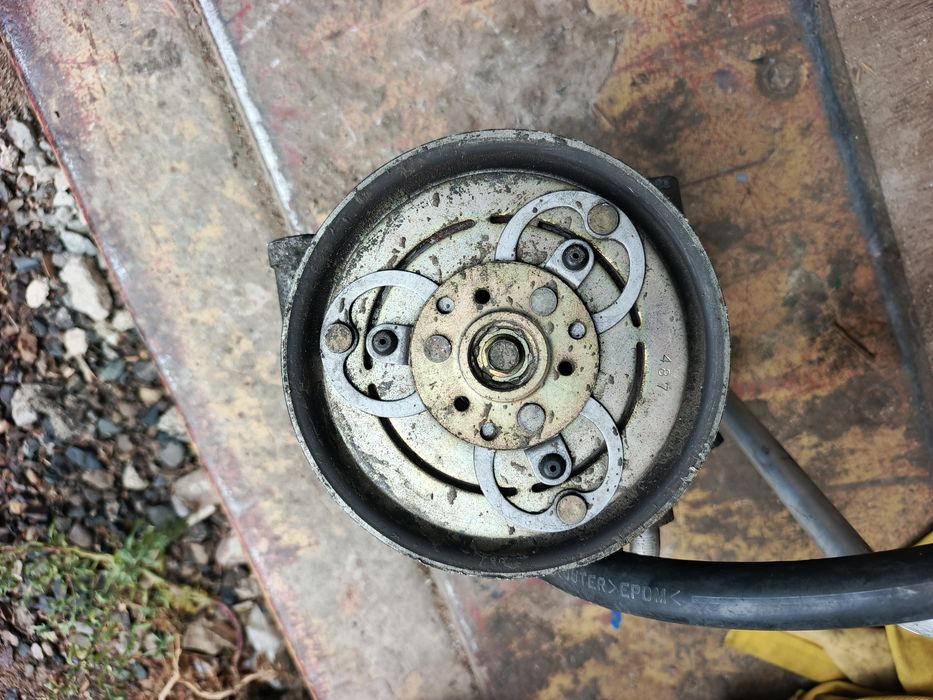 Компрессор кондиционера Nissan Bluebird Sylphy