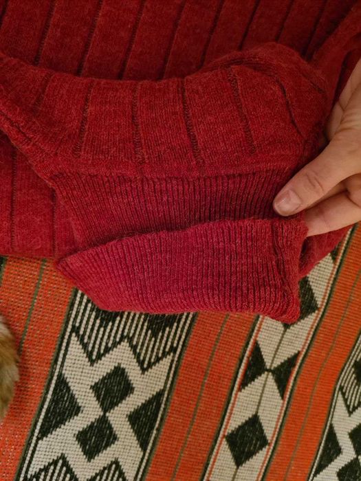 Свитер шерстяной