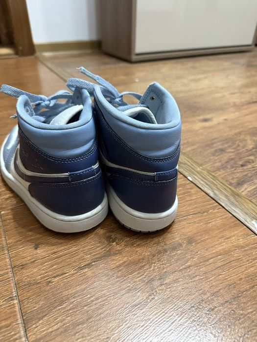 Air Jordan 1 Mid