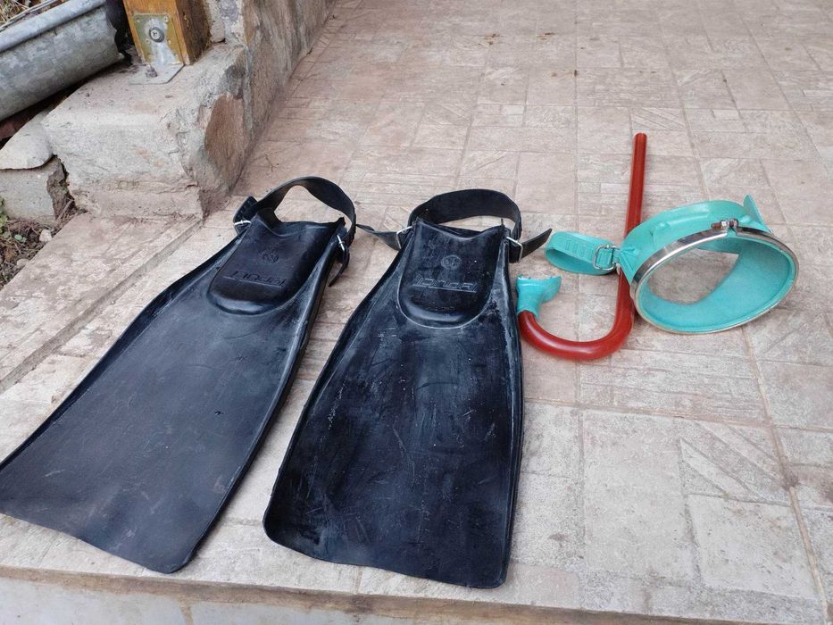 Водни очила шнорхел и плавници