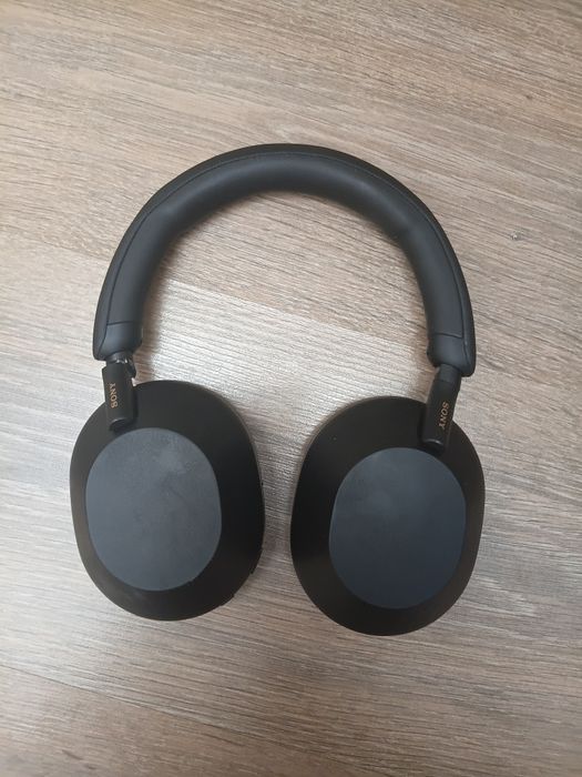 Наушники(сломана душка) Sony WH-1000XM5