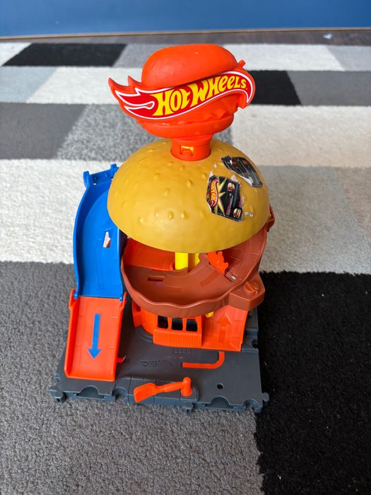 Hot wheels писти