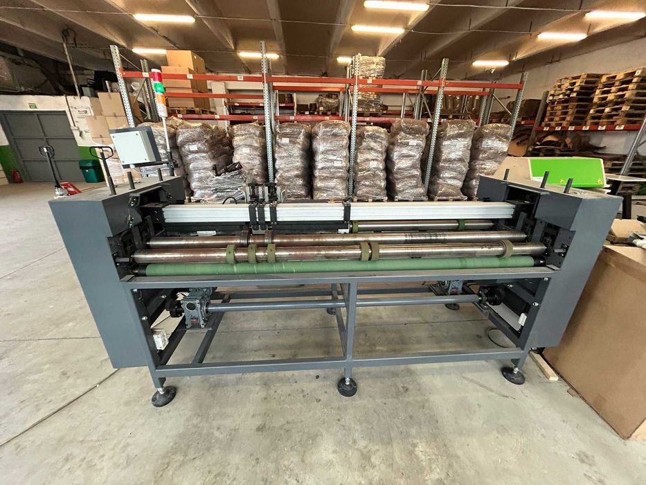 Masina de produs cutii carton , model autobox maker 2000