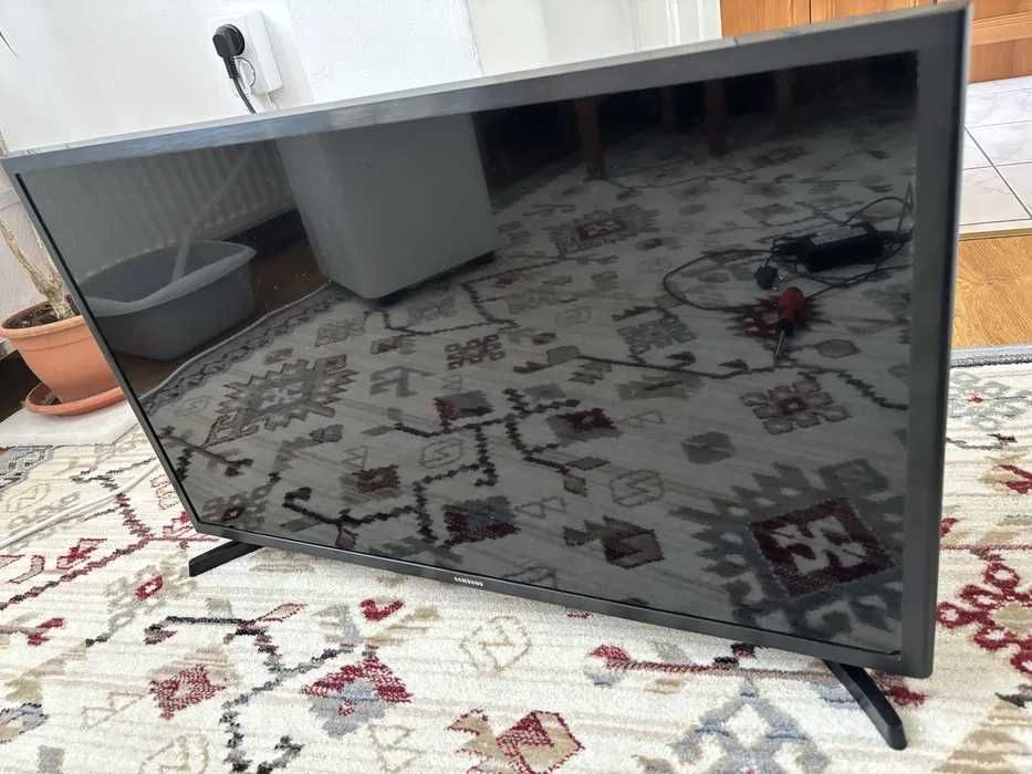 Tv LED Samsung Smart 81 cm/ Netflix / Youtube