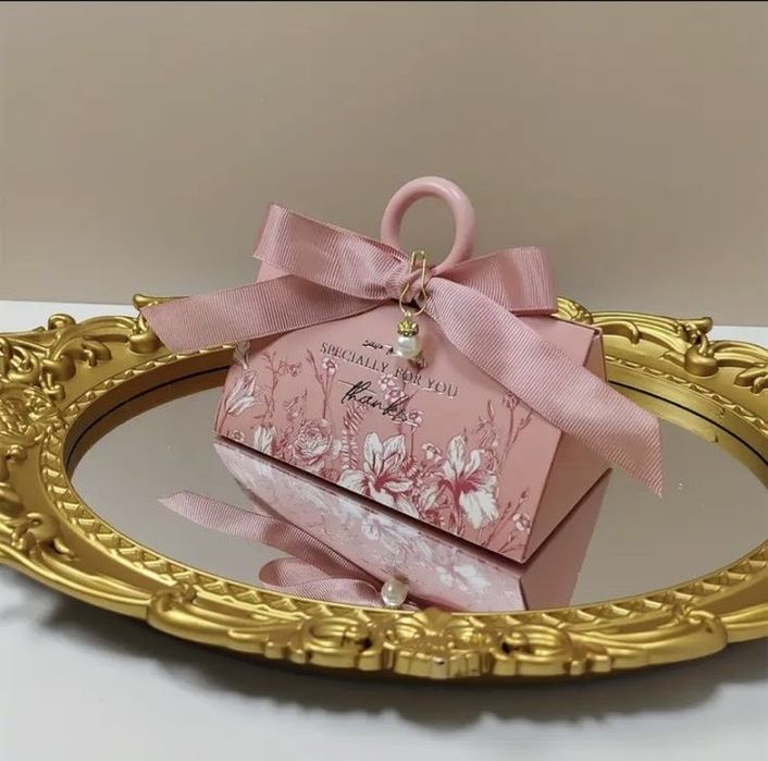 Продам коробочки для бонбоньерок