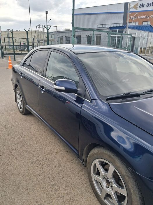 Продам тайота авенсис 2006