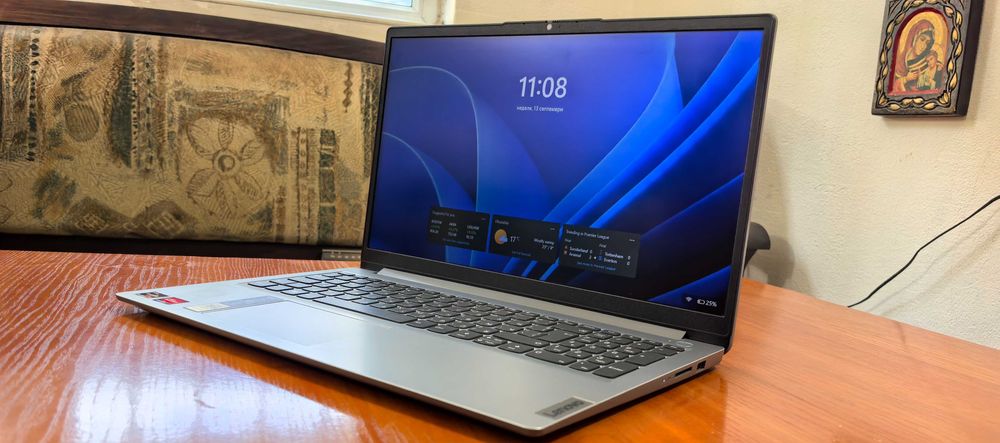 Лаптоп Lenovo 350- евро