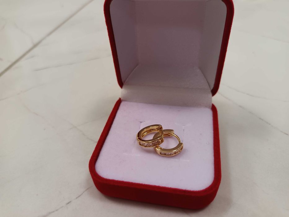 Златни обеци, кръгли обици, обеци с камъни