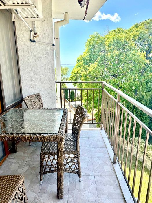 Продава се Тристаен апартамент в к.к. Елените - 103 кв.м за 1020 €/кв.м - Снимка #1