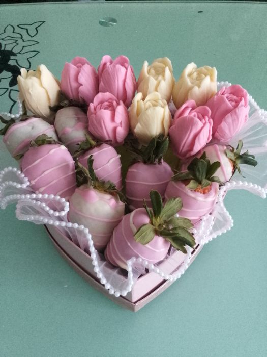 Сладкие букеты из шоколада