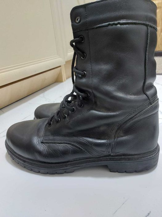 Продам берцы размер 42