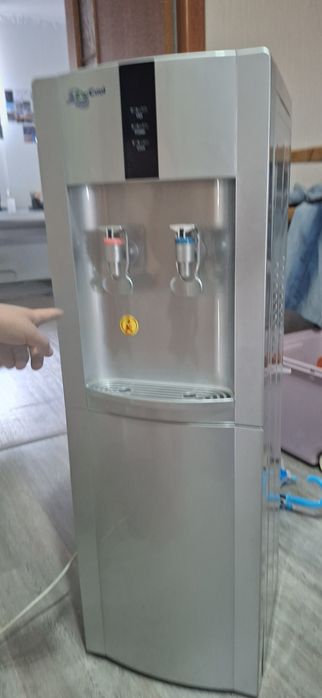 Диспансер Eco Cool в отличном состоянии