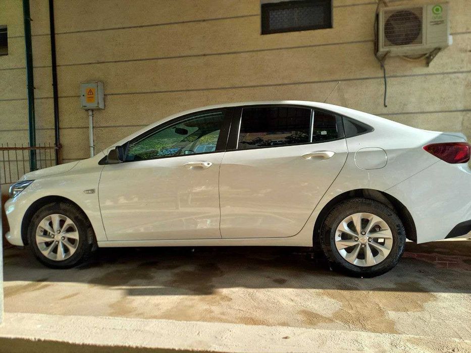 Подаётся машина ONIX