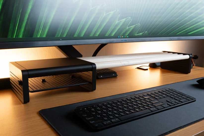 Модулен рафт за бюро с дървени профили